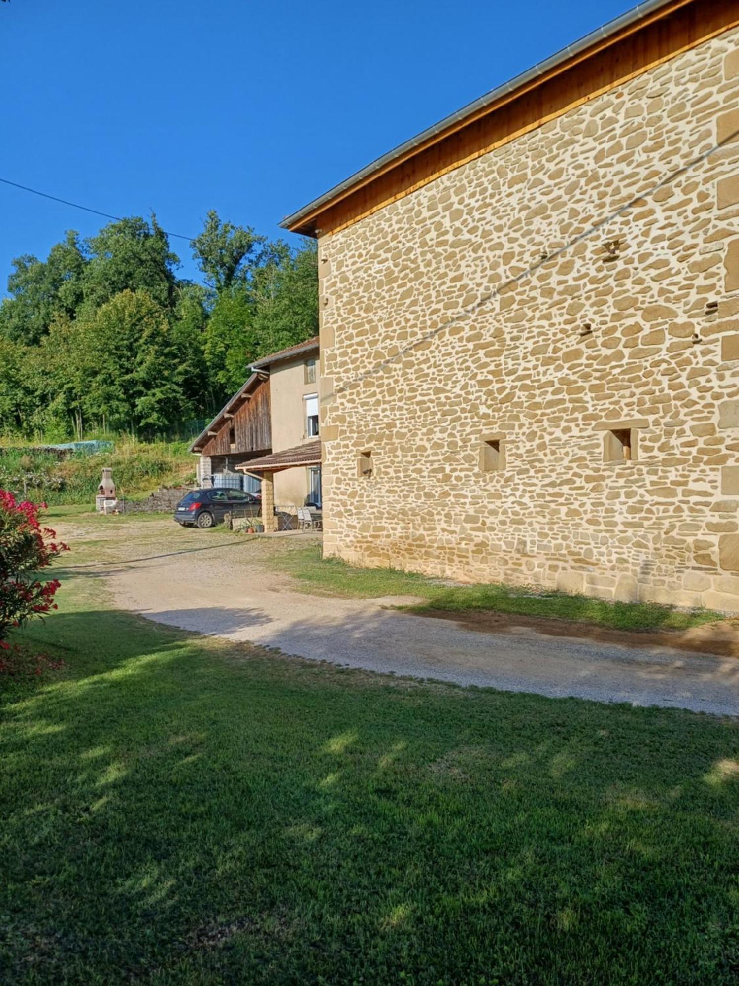 Le Pouyet Apartamento Saint-Lattier Exterior foto